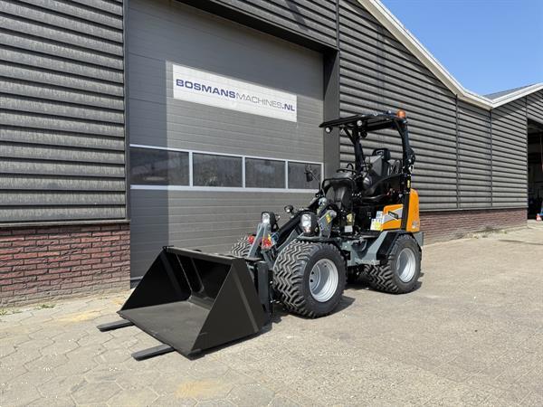 Grote foto giant g1500l x tra minishovel nieuw l extra hefvermogen agrarisch shovels
