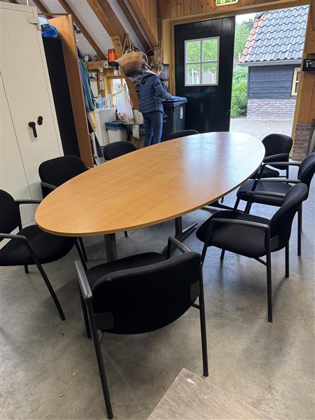 Grote foto vergadertafel plus stoelen. zakelijke goederen meubilair en inrichting
