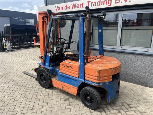 Grote foto heftruck forklift toyota 5fd25 triplo500 1z engine sideshift diesel agrarisch heftrucks