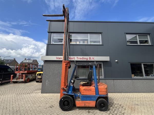 Grote foto heftruck forklift toyota 5fd25 triplo500 1z engine sideshift diesel agrarisch heftrucks