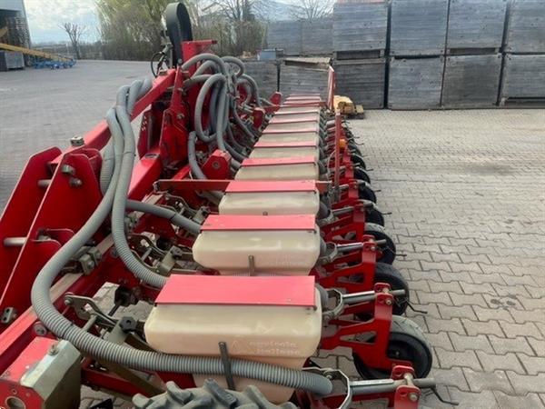 Grote foto agricola pk3013b pneumatische precisiezaaimachine agrarisch zaaimachines