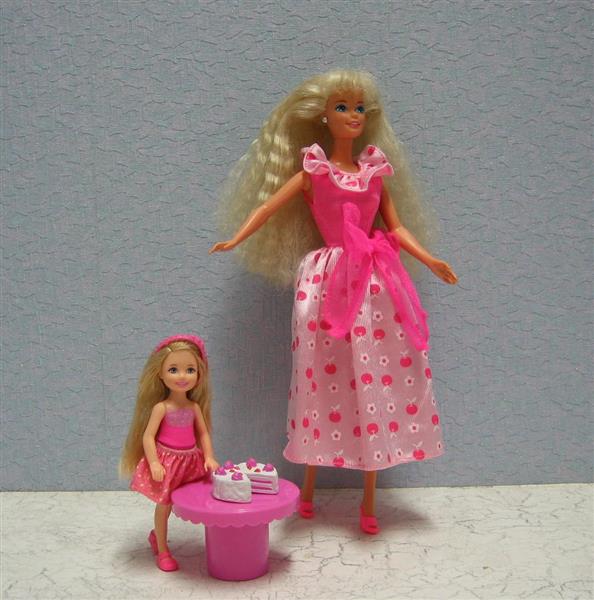 Grote foto barbie mattel in birthday jurk met shelly pop41 kinderen en baby poppen
