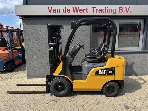 Grote foto caterpillar dp20cn triplo 430 freelift sideshift 4e functie 1930uur diesel 2006 agrarisch heftrucks
