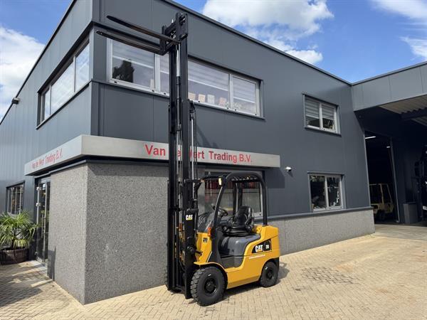 Grote foto caterpillar dp20cn triplo 430 freelift sideshift 4e functie 1930uur diesel 2006 agrarisch heftrucks