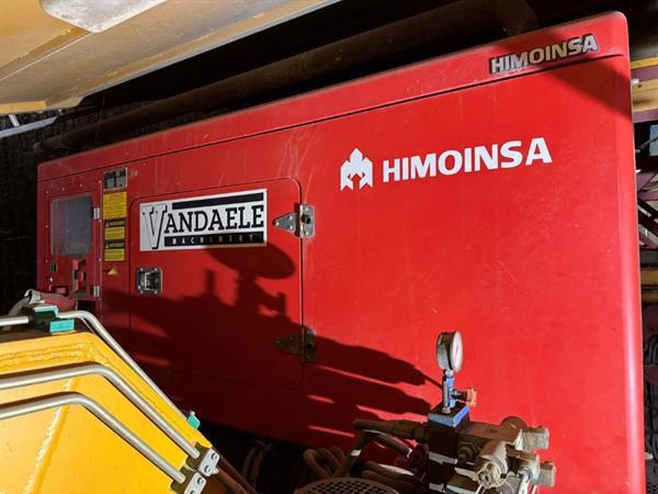 Grote foto spinnekop combine stortbunker met reiniger inspectietransportband en lift agrarisch kisten