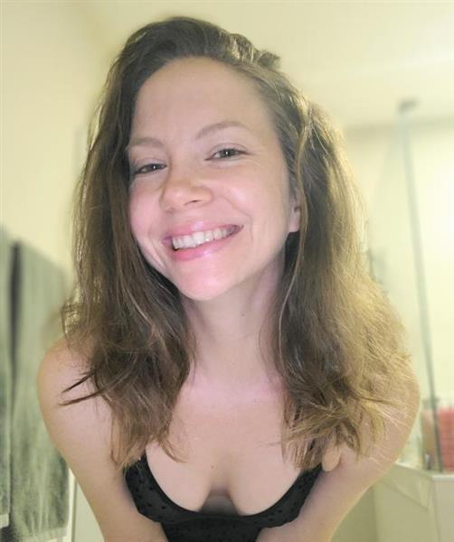 Grote foto een oudere man voor geluk en genot erotiek contact vrouw tot man