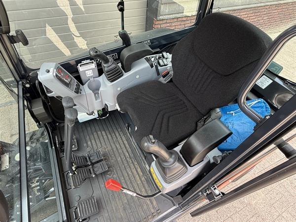 Grote foto kubota kx027 hi spec minigraver nieuw incl cw05 3 bakken doe het zelf en verbouw kranen en graafmachines