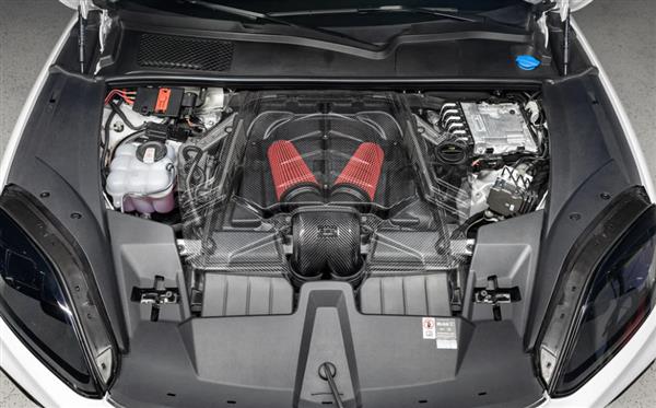 Grote foto dit betreft een porsche cayenne 2024 turbo s gt gts eventuri carbon intake systeem auto onderdelen tuning en styling
