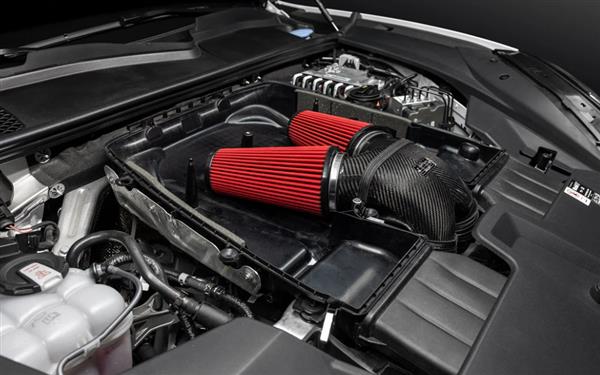 Grote foto dit betreft een porsche cayenne 2024 turbo s gt gts eventuri carbon intake systeem auto onderdelen tuning en styling