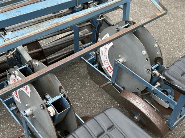 Grote foto perdu plantmachine 2 rijen agrarisch zaaimachines