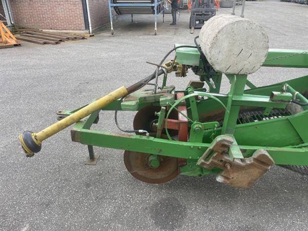 Grote foto krakei s aardappelrooier 1 rij agrarisch aardappelpootmachines
