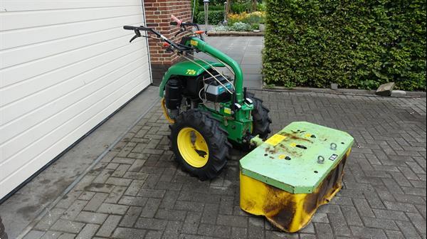 Grote foto ferrari 72s met trommel cyclo maaier agrarisch akkerbouw