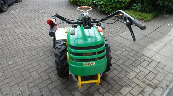 Grote foto ferrari 72s met trommel cyclo maaier agrarisch akkerbouw
