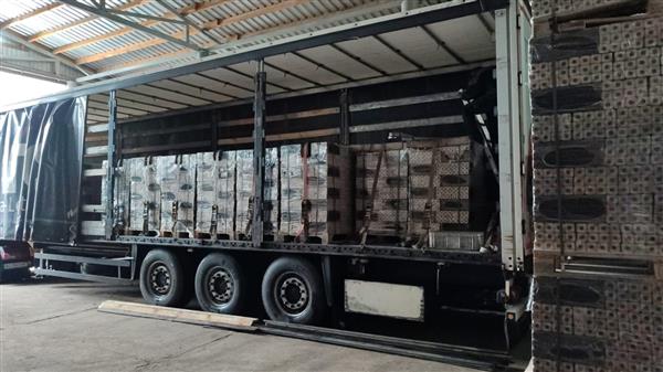 Grote foto houtbriketten subtype pini kay tuin en terras openhaardhout