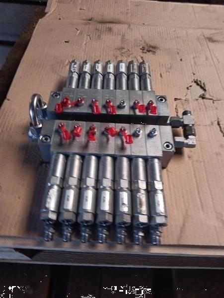 Grote foto groeneveld beka vetverdeler 14 outputs doe het zelf en verbouw onderdelen en accessoires