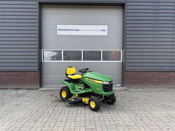 Grote foto john deere x300 zitmaaier tuin en terras zitmaaiers