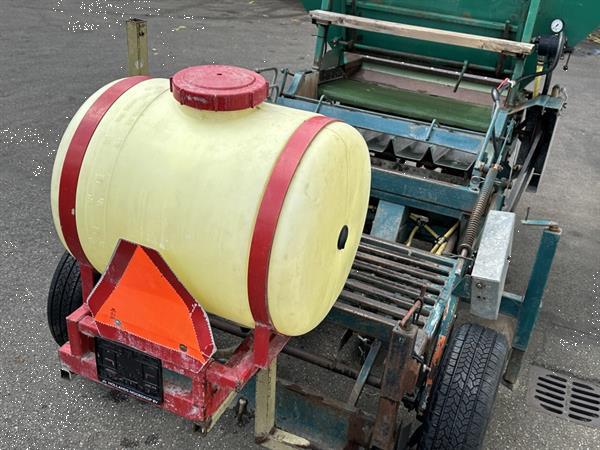 Grote foto allround uien bollen plantmachine agrarisch zaaimachines
