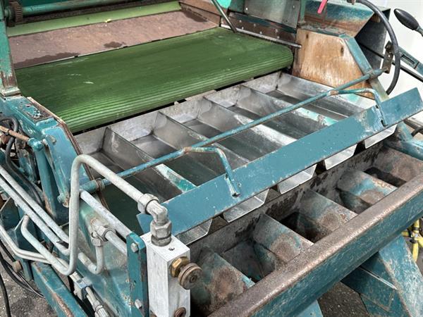 Grote foto allround uien bollen plantmachine agrarisch zaaimachines