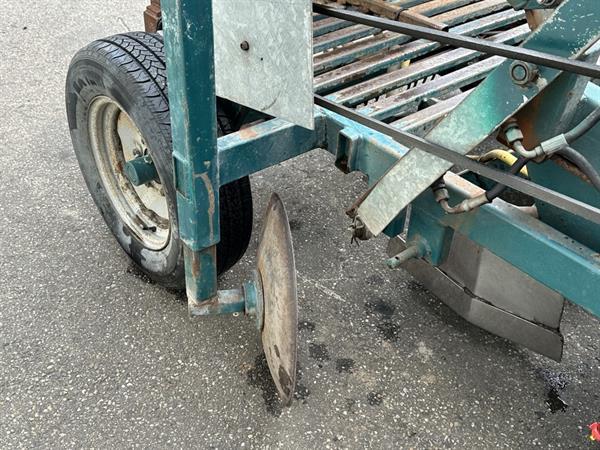 Grote foto allround uien bollen plantmachine agrarisch zaaimachines