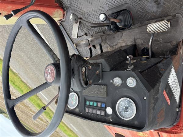 Grote foto massey ferguson 675 agrarisch tractoren