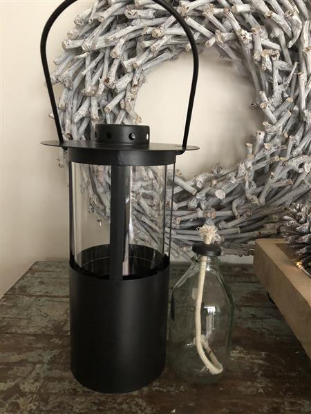 Grote foto olielamp zwart metaal en glas lantaarn ophangbaar tuin en terras tuindecoratie