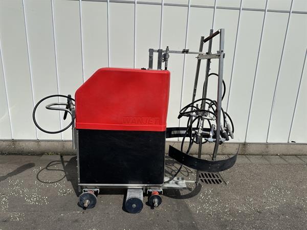 Grote foto wanjet s55 spuitrobot met gootreinigingsopzetstuk voor tomaten komkommer en paprikatelers. agrarisch onkruidbestrijding