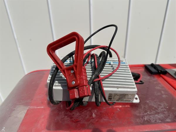 Grote foto wanjet s55 spuitrobot met gootreinigingsopzetstuk voor tomaten komkommer en paprikatelers. agrarisch onkruidbestrijding