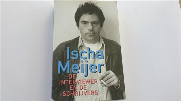 Grote foto de interviewer en de schrijvers boeken hobby en vrije tijd