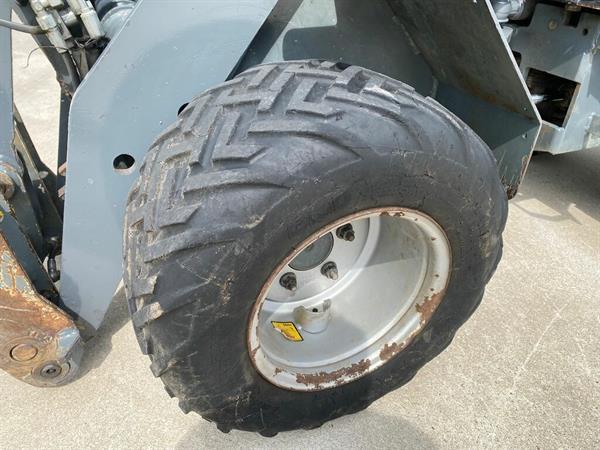 Grote foto giant 332swt mini loader shovel 2011 nl kenteken extra functie contragewicht agrarisch shovels