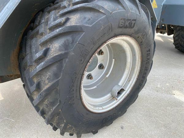 Grote foto giant 332swt mini loader shovel 2011 nl kenteken extra functie contragewicht agrarisch shovels