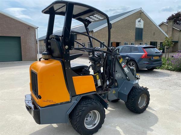 Grote foto giant 332swt mini loader shovel 2011 nl kenteken extra functie contragewicht agrarisch shovels