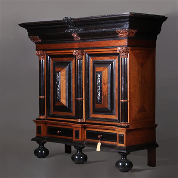 Grote foto reusachtige hollandse kolomkast ca 1700 unieke kwaliteit met veel ebben no.311420 antiek en kunst stoelen en banken