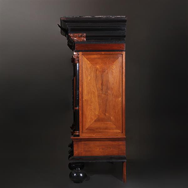 Grote foto reusachtige hollandse kolomkast ca 1700 unieke kwaliteit met veel ebben no.311420 antiek en kunst stoelen en banken