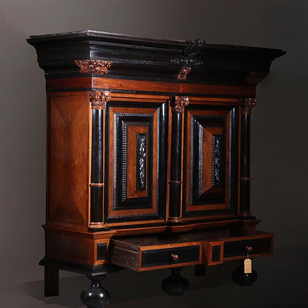 Grote foto reusachtige hollandse kolomkast ca 1700 unieke kwaliteit met veel ebben no.311420 antiek en kunst stoelen en banken