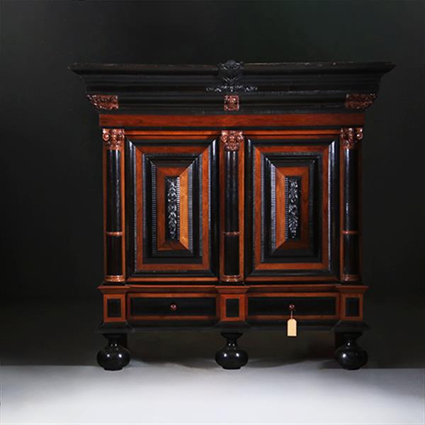 Grote foto reusachtige hollandse kolomkast ca 1700 unieke kwaliteit met veel ebben no.311420 antiek en kunst stoelen en banken