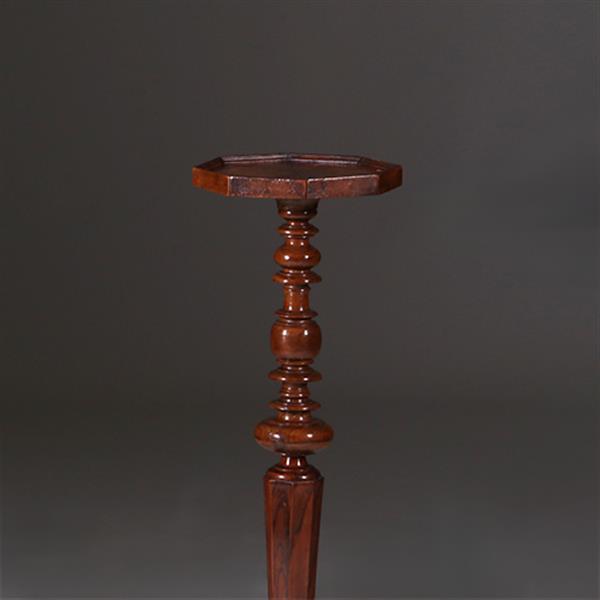 Grote foto gueridon of lampentafel ca 1735 notenhout fraaie patina no.311410 antiek en kunst stoelen en banken