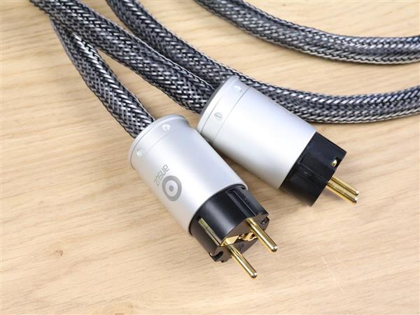 Grote foto ansuz acoustics mainz c2 ceramic highend audio power cables 2 0 metre 2 available audio tv en foto onderdelen en accessoires