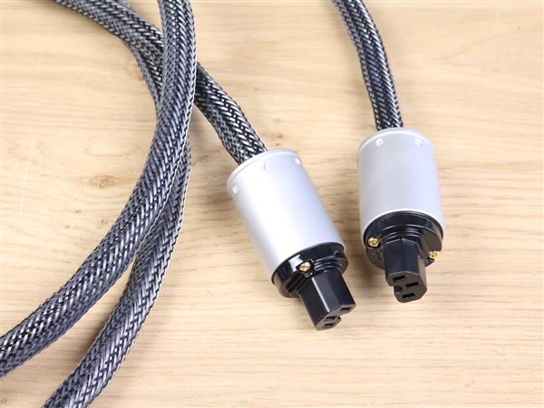 Grote foto ansuz acoustics mainz c2 ceramic highend audio power cables 2 0 metre 2 available audio tv en foto onderdelen en accessoires