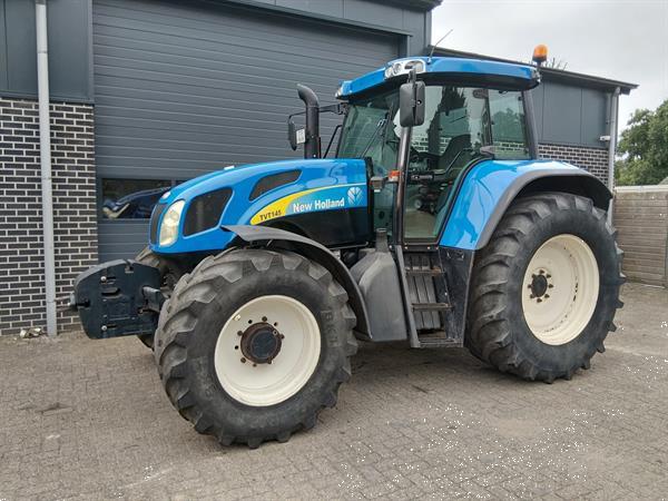 Grote foto new holland tvt 145 agrarisch tractoren