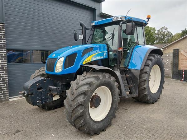 Grote foto new holland tvt 145 agrarisch tractoren