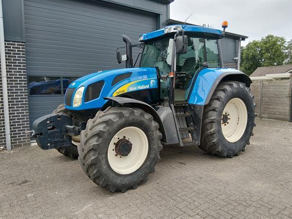 Grote foto new holland tvt 145 agrarisch tractoren