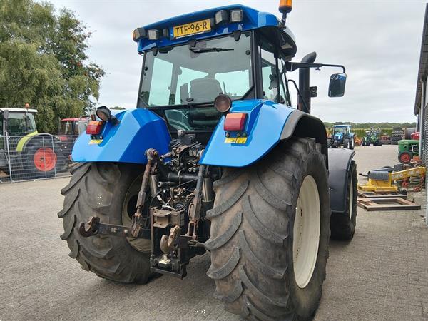 Grote foto new holland tvt 145 agrarisch tractoren