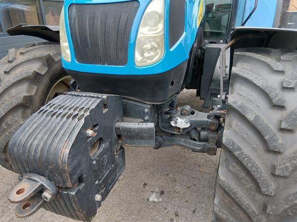 Grote foto new holland tvt 145 agrarisch tractoren