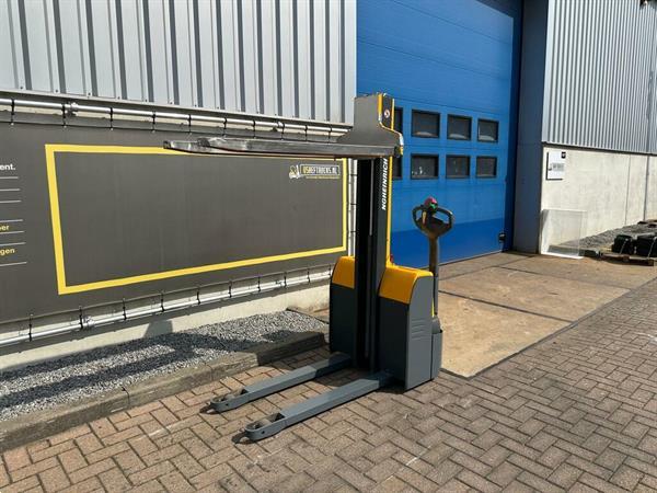 Grote foto vs 22285 elektrische compacte stapelaar jungheinrich 1560mm doe het zelf en verbouw hefwerktuigen