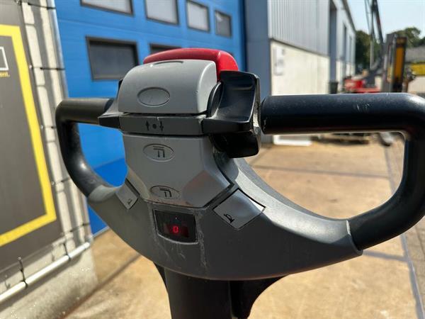 Grote foto vs 22286 elektrische breedspoor stapelaar bt swe120 1.400mm doe het zelf en verbouw hefwerktuigen