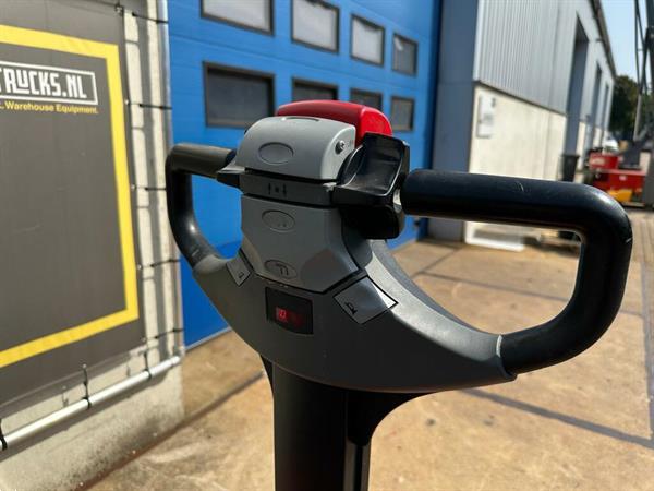 Grote foto vs 22288 elektrische breedspoor stapelaar bt swe120 1.800 mm doe het zelf en verbouw hefwerktuigen