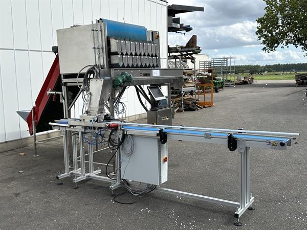Grote foto manter vp10000 afweegmachine met aweta opvoerband voor cherry tomaten en doosjes vuller agrarisch tuinbouw