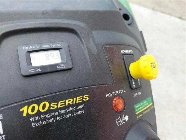 Grote foto john deere zitmaaier tuin en terras zitmaaiers