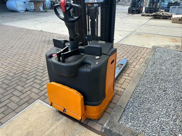 Grote foto vs 22299 elektrische stapelaar still egvs14 4.940mm freelift doe het zelf en verbouw hefwerktuigen