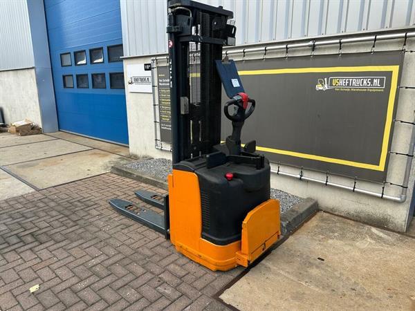 Grote foto vs 22299 elektrische stapelaar still egvs14 4.940mm freelift doe het zelf en verbouw hefwerktuigen